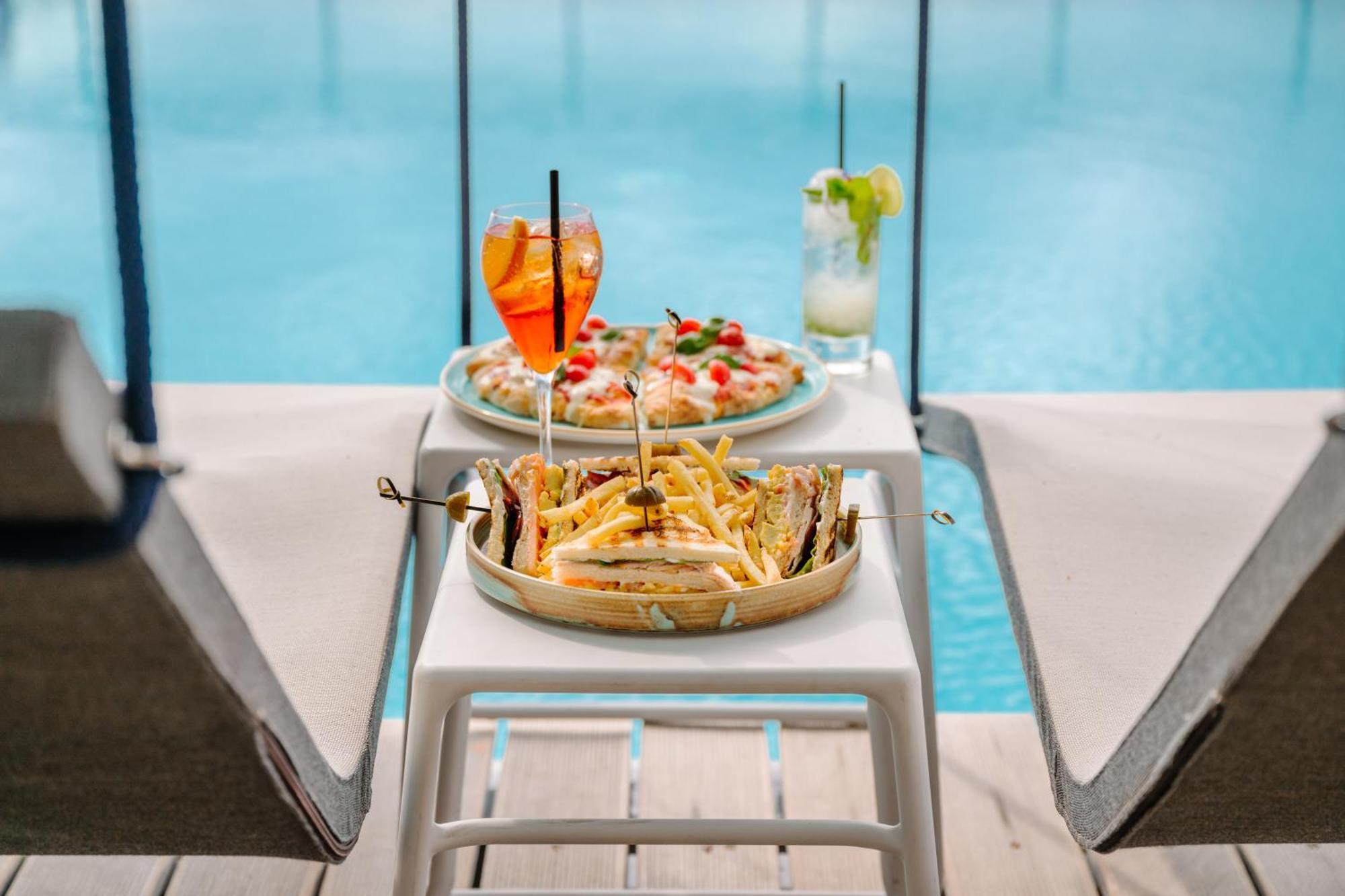 Grand Hotel Bristol Spa Resort, By R Collection Hotels Rapallo Dış mekan fotoğraf Poolside snacks