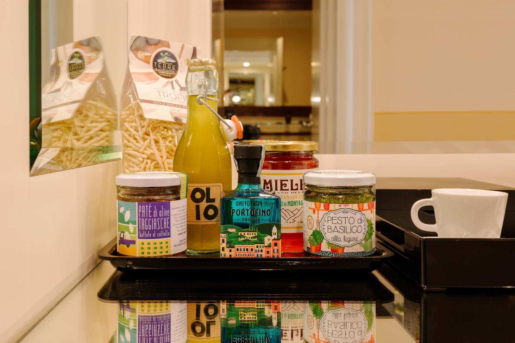 Grand Hotel Bristol Spa Resort, By R Collection Hotels Rapallo Dış mekan fotoğraf Olive oil and other Italian products